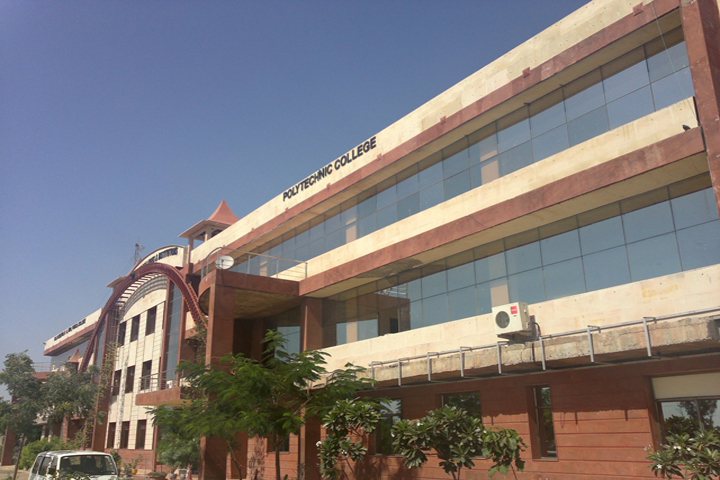 https://cache.careers360.mobi/media/colleges/social-media/media-gallery/12121/2019/1/12/Campus view of Vriddhi Polytechnic College Jaipur_Campus-view.jpg